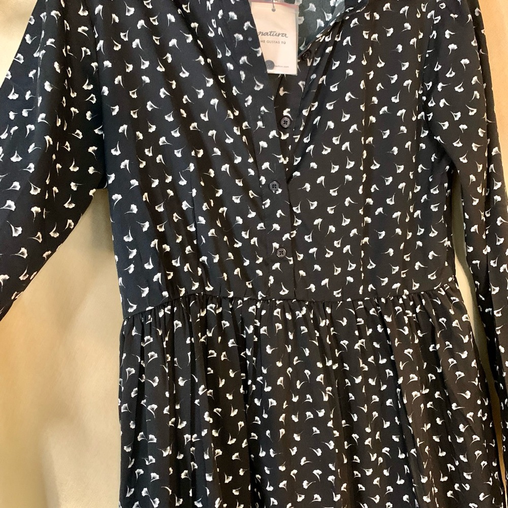 Black dress with floral print. - Picture 6 of 7